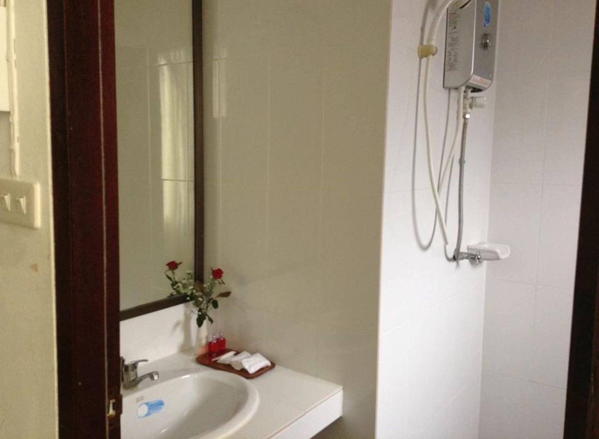 Vipa House Hotel Chiang Mai Ngoại thất bức ảnh