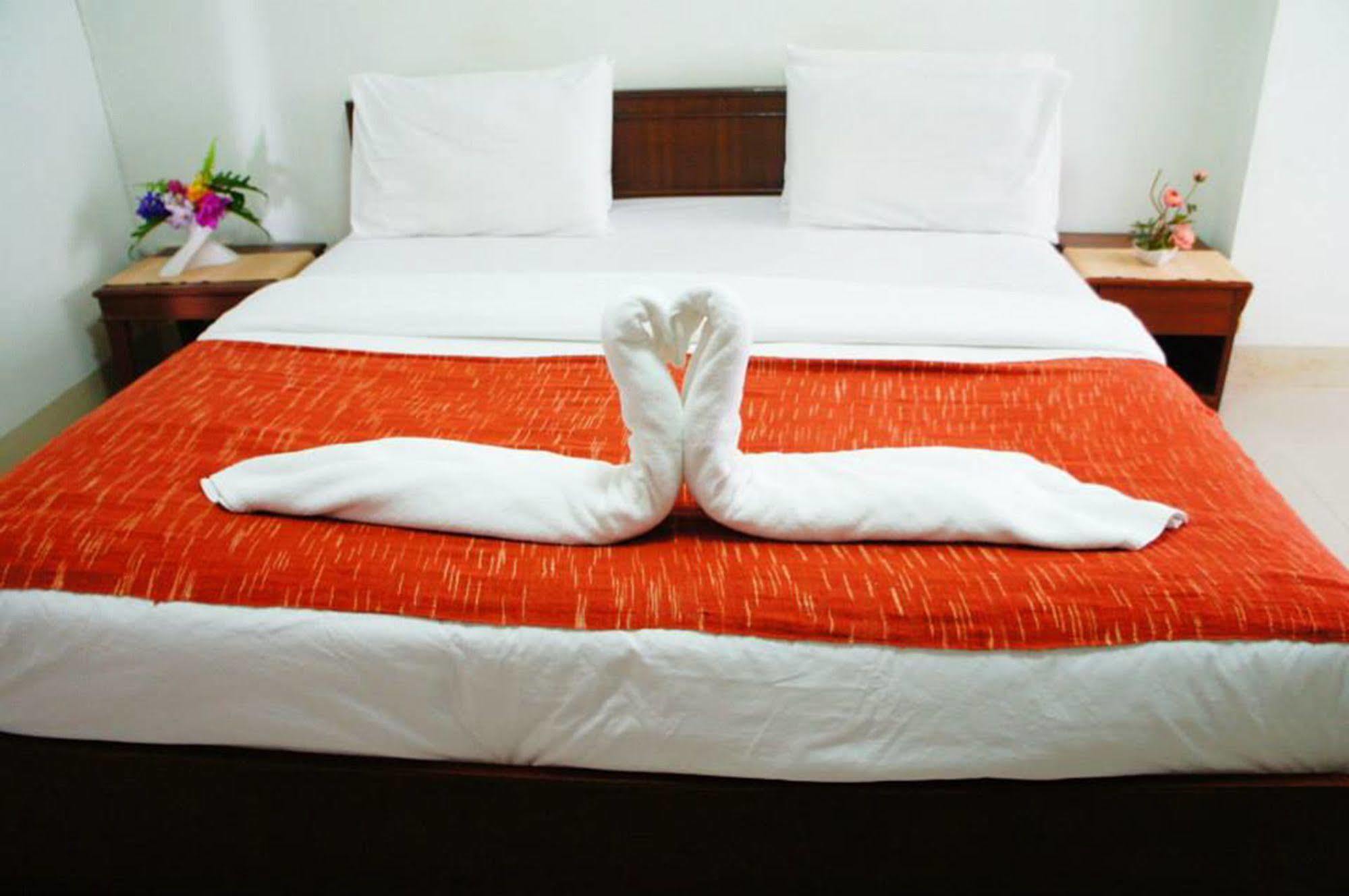 Vipa House Hotel Chiang Mai Ngoại thất bức ảnh