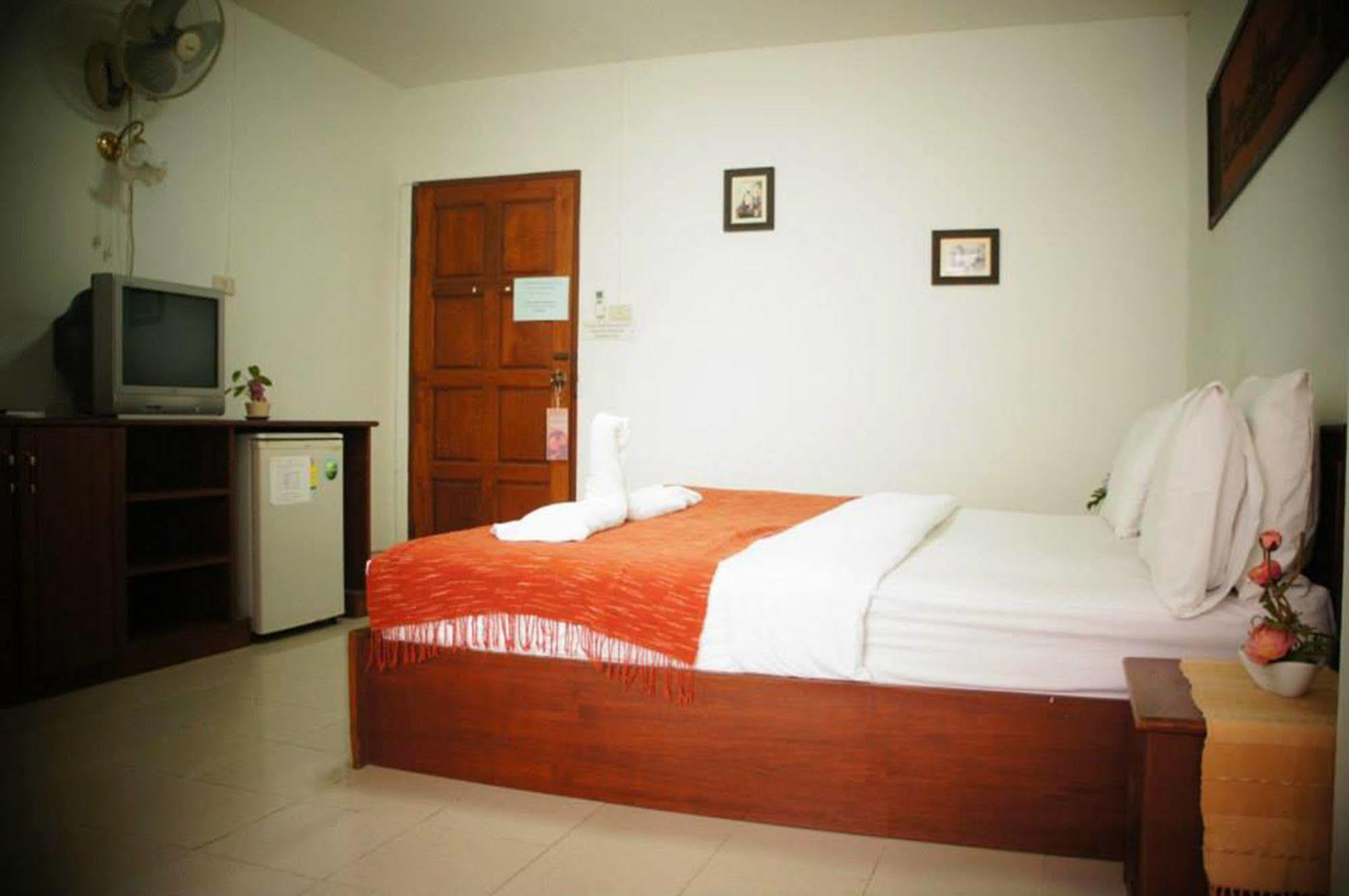 Vipa House Hotel Chiang Mai Ngoại thất bức ảnh