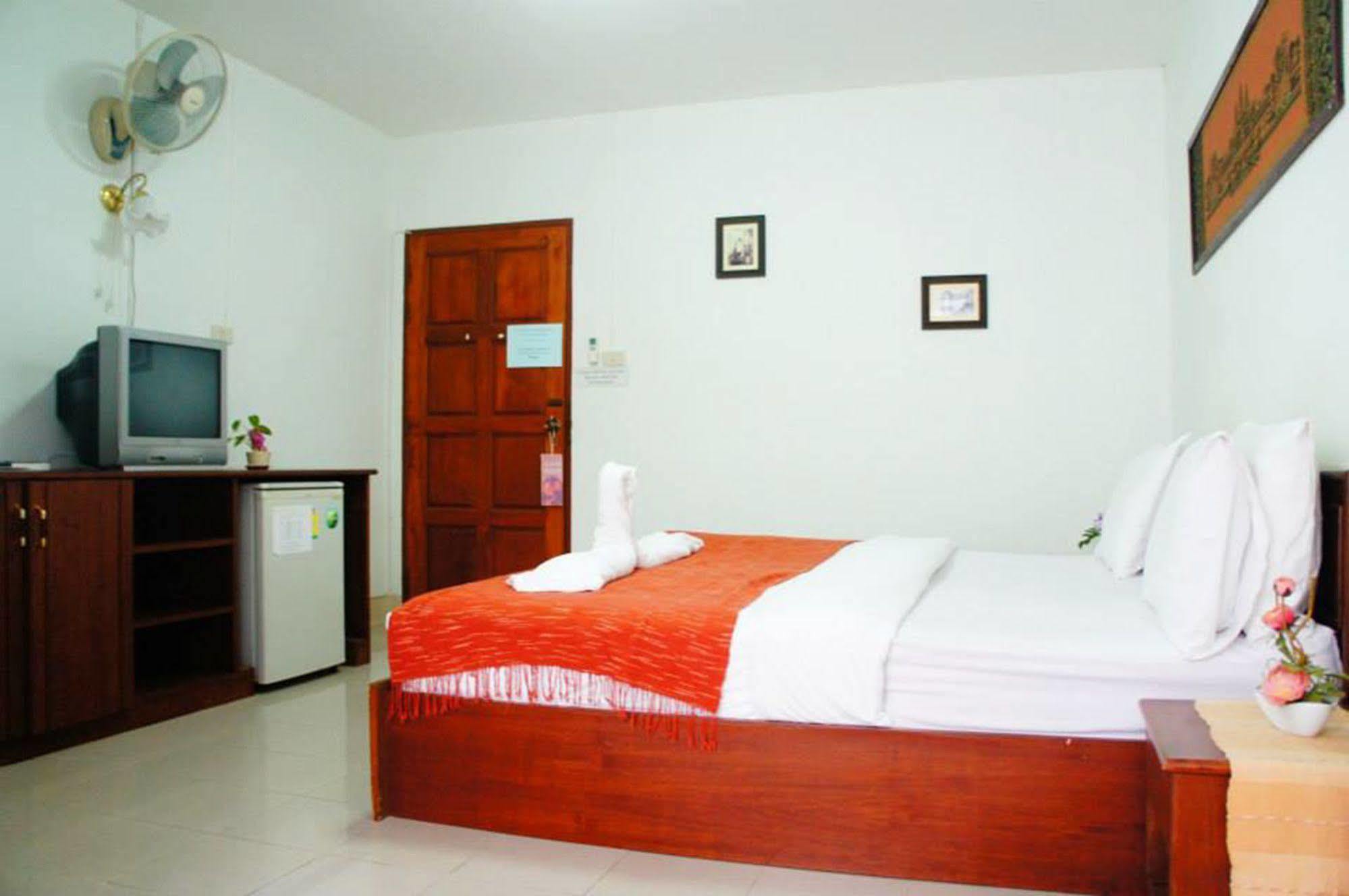 Vipa House Hotel Chiang Mai Ngoại thất bức ảnh