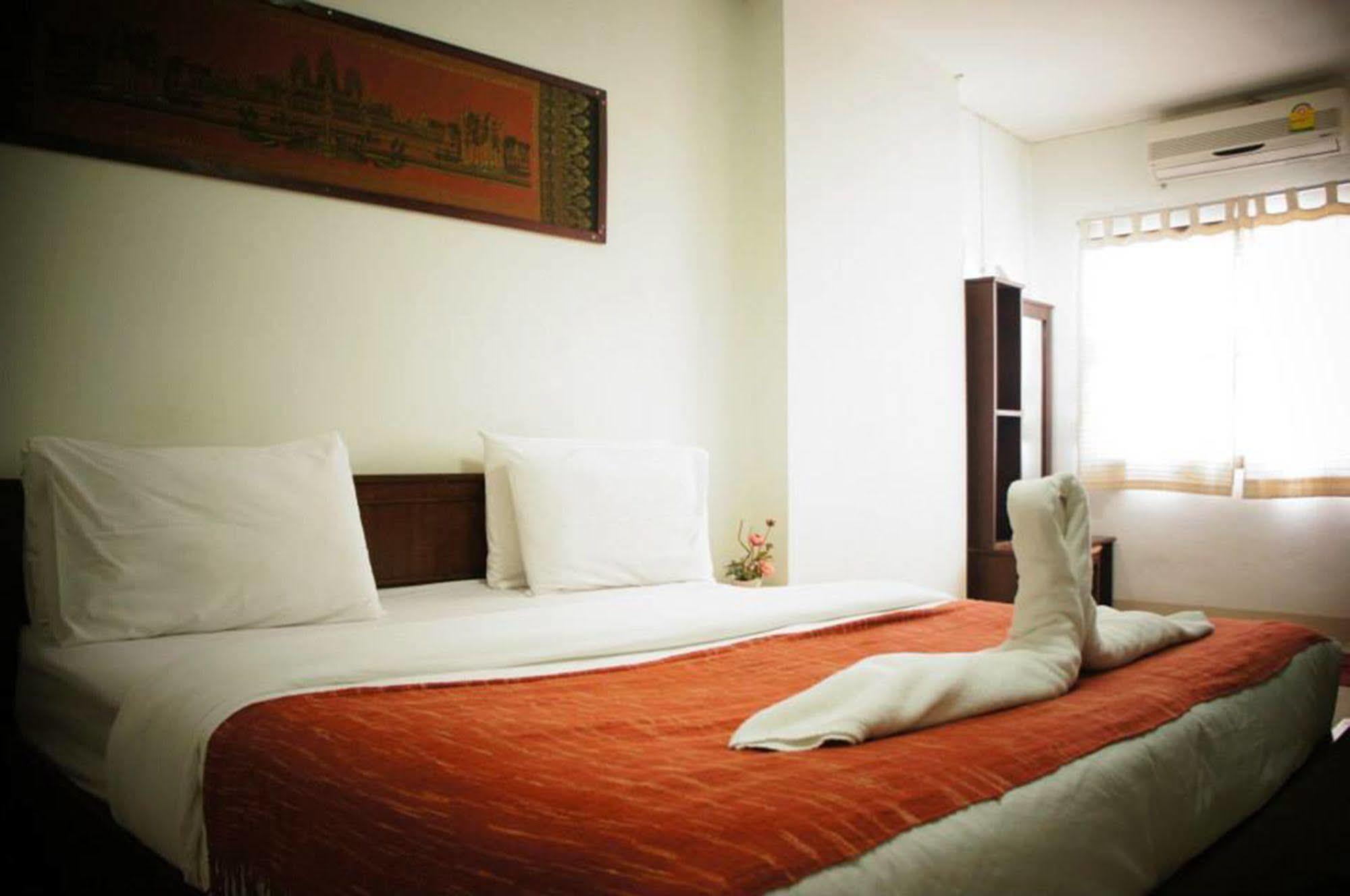Vipa House Hotel Chiang Mai Ngoại thất bức ảnh